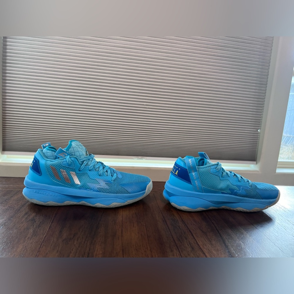 DAME D.O.L.L.A. 8 Basketball shoes